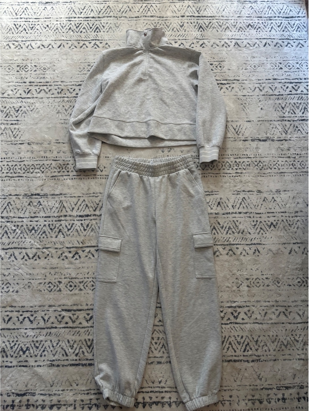 Yogalicious Women's Gray Scuba Davenport Sweatshirt and Cargo Jogger Set Size S